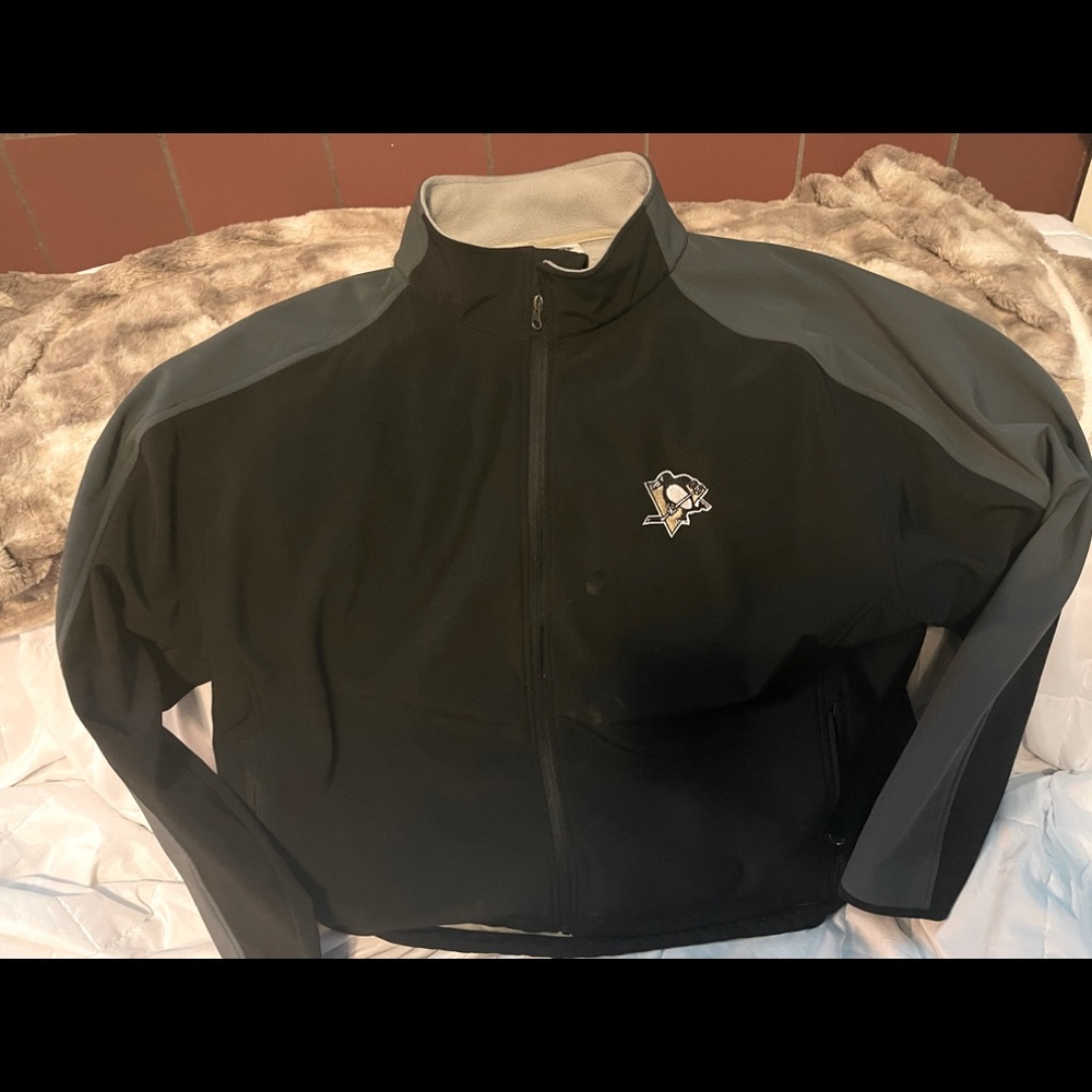 NHL Pittsburgh Penguins zip up jacket